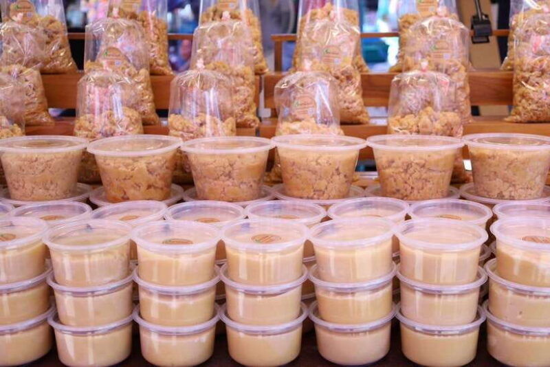 from-bangkok-railway-market-and-amphawa-floating-market