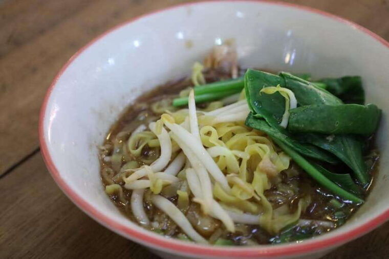 from-bangkok-railway-market-and-amphawa-floating-market