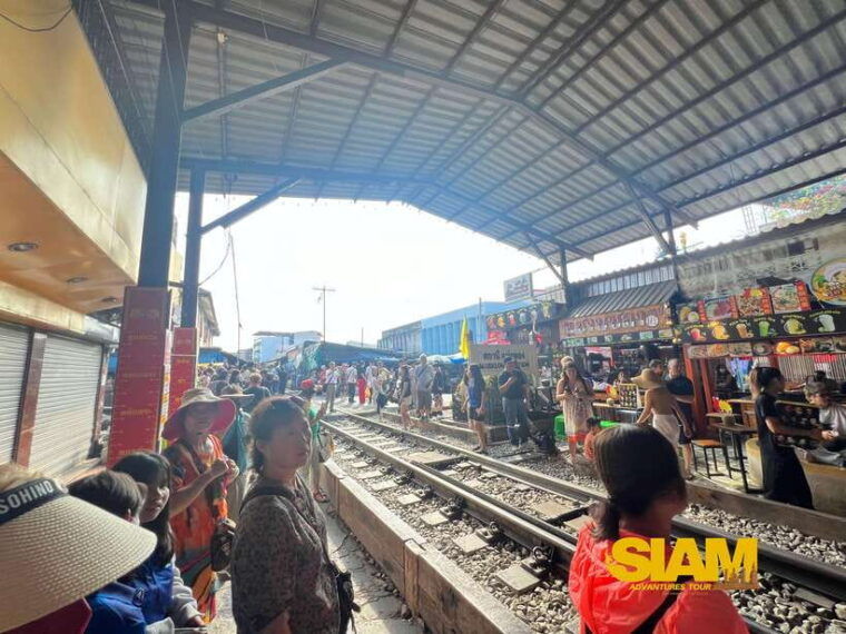 from-bangkokdamnoen-floating-market-and-railway-market-tour