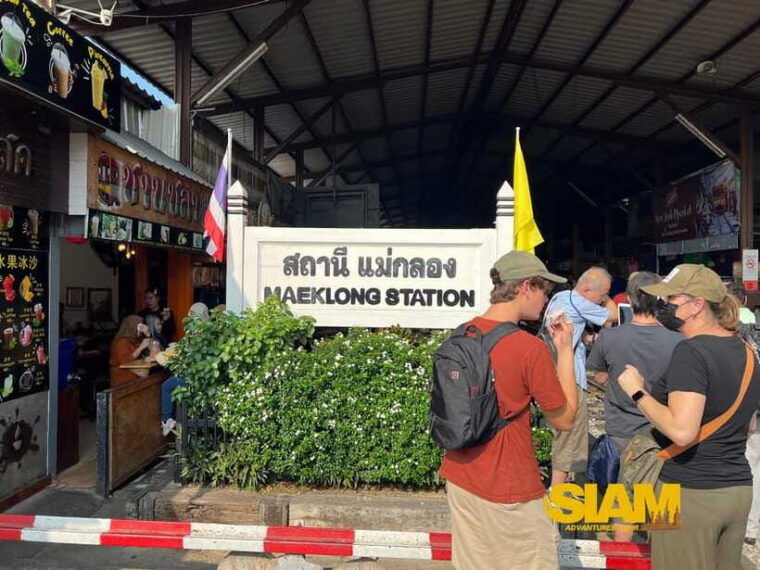 from-bangkokdamnoen-floating-market-and-railway-market-tour