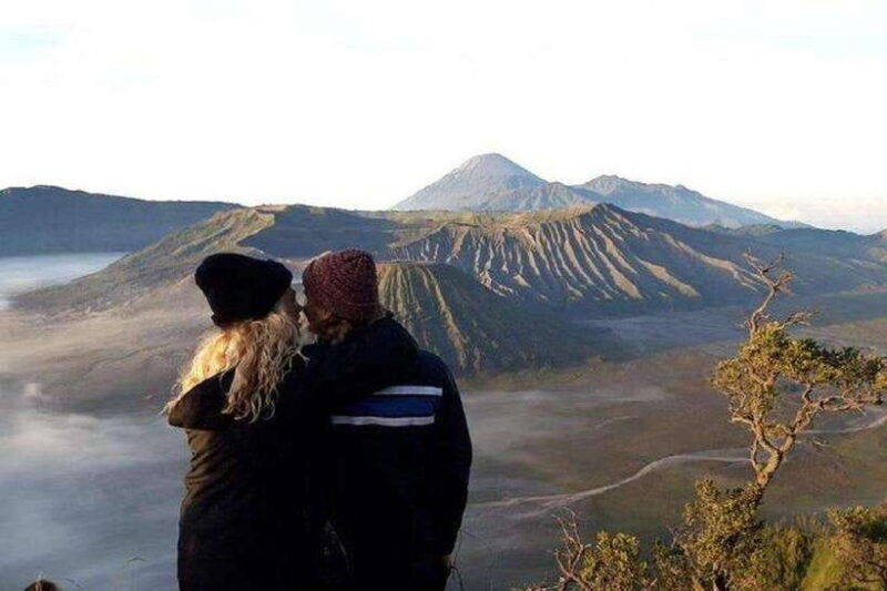 from-banyuwangi-mt-bromo-sunrise-tumpaksewu-kapasbiru