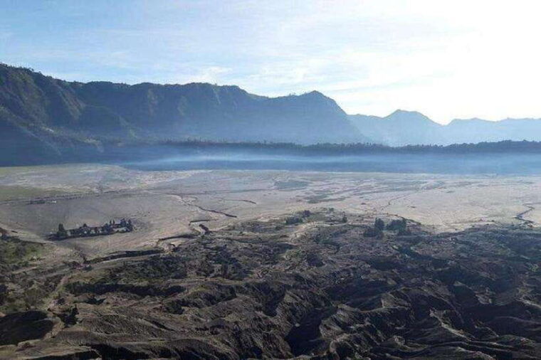 from-banyuwangi-mt-bromo-sunrise-tumpaksewu-kapasbiru