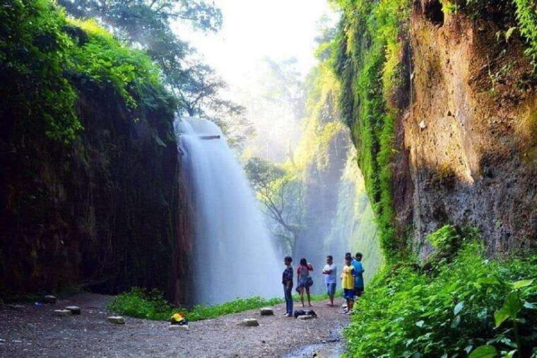 from-banyuwangi-mt-bromo-sunrise-tumpaksewu-kapasbiru
