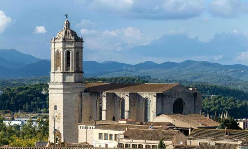 from-barcelona-girona-peratallada-full-day-private-tour