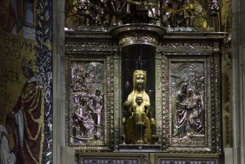 from-barcelona-private-half-day-bus-trip-to-montserrat