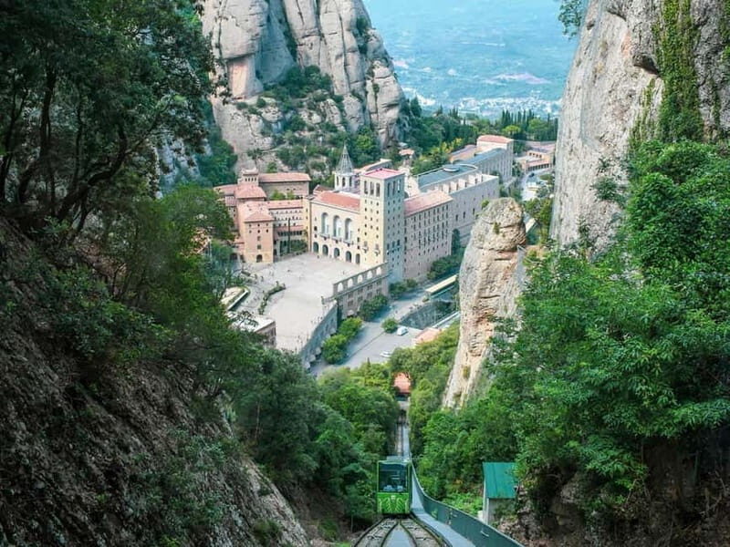 From Barcelona: Private Montserrat Guided Tour - Detailed Itinerary Breakdown