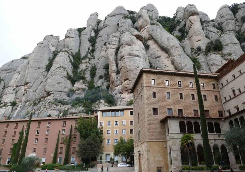from-barcelona-train-route-and-cable-car-to-montserrat
