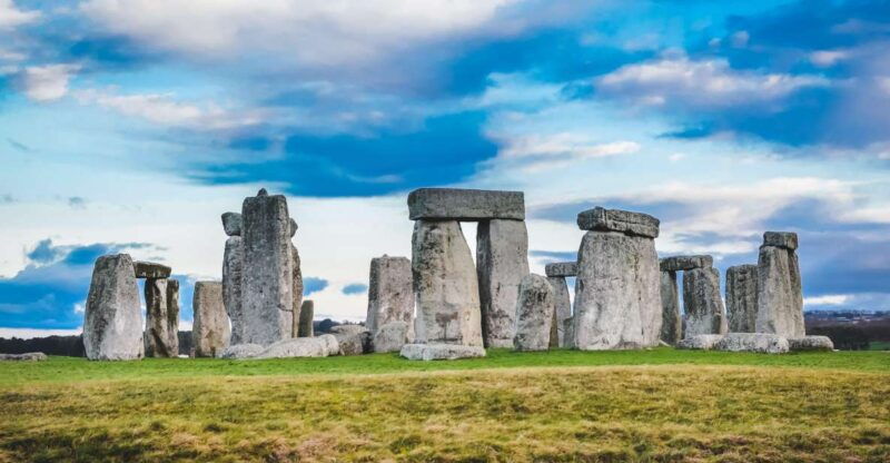 from-bath-stonehenge-the-cotswolds-day-tour-with-entry