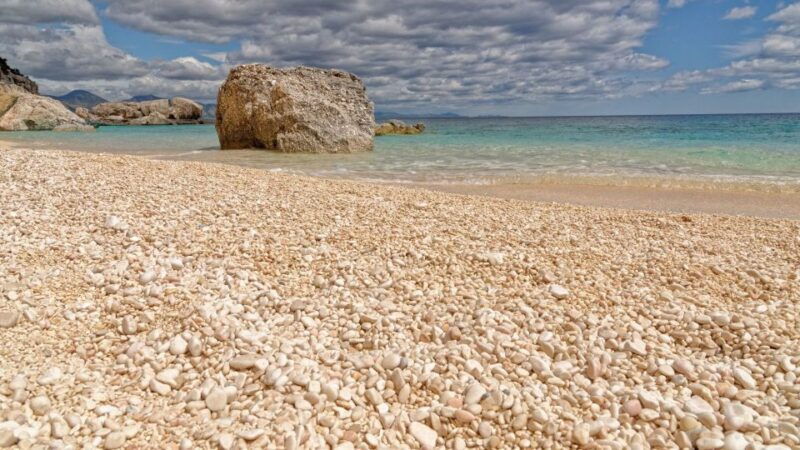 from-baunei-cala-mariolu-hiking-tour