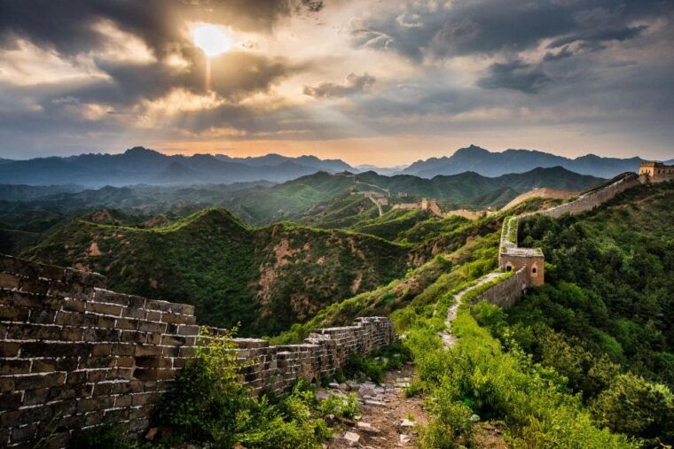 from-beijing-badaling-great-wall-bus-group-tour