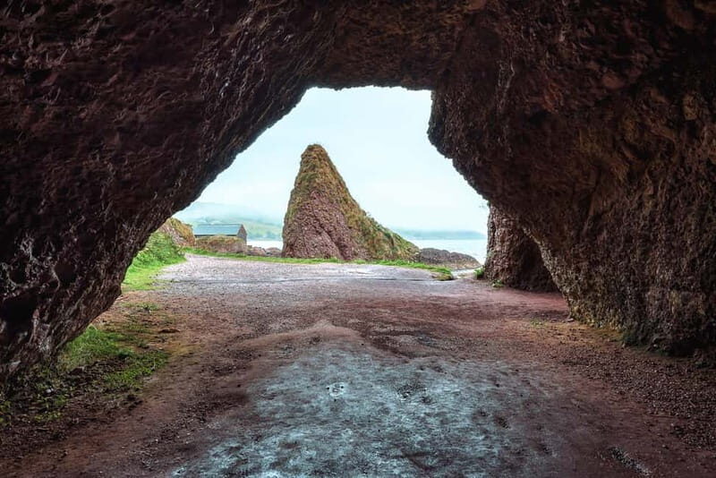 From Belfast: Giant's Causeway Guided Day Tour With Castles - Return to Belfast