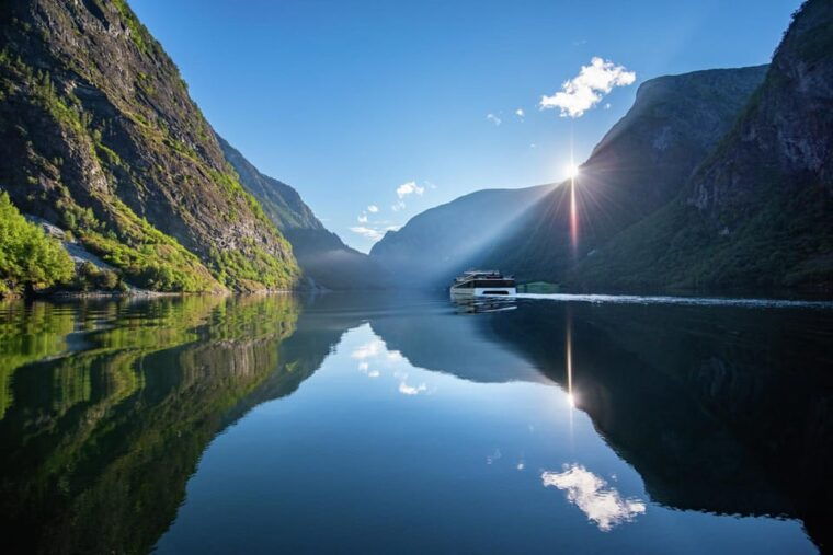 from-bergen-day-trip-with-flam-railway-and-fjord-cruise
