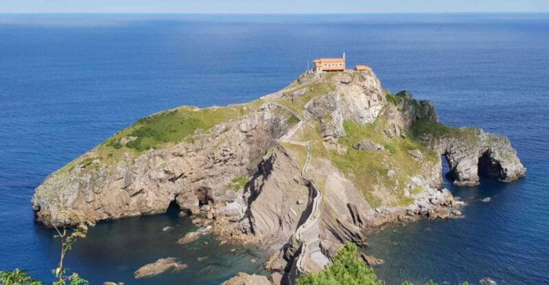 from-bilbao-gaztelugatxe-gernika-and-mundaka-group-tour