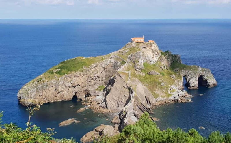 From Bilbao: Gaztelugatxe, Gernika, and Mundaka Guided Tour - Mundaka: A Picturesque Fishing and Surfing Village