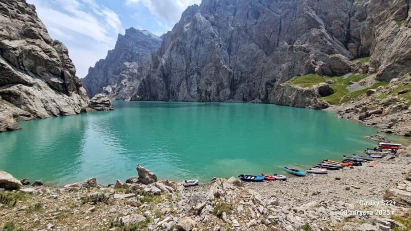 From Bishkek: 3-day group tour to lake Kel-Suu & Tash-Rabat - Key Points