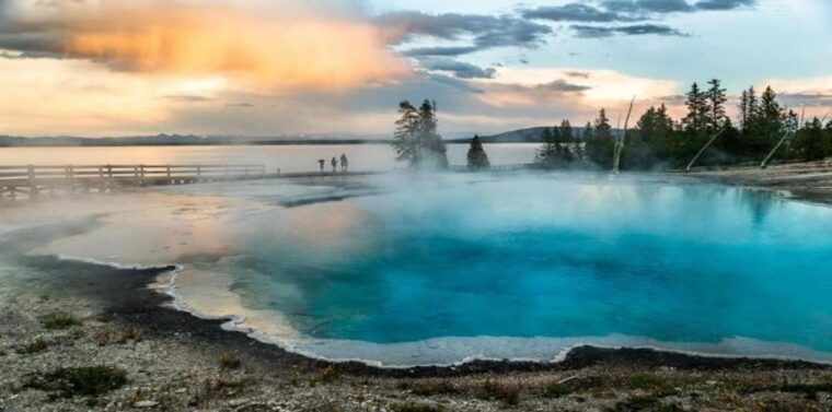 from-bozeman-yellowstone-teton-tour-3-days-2-nights