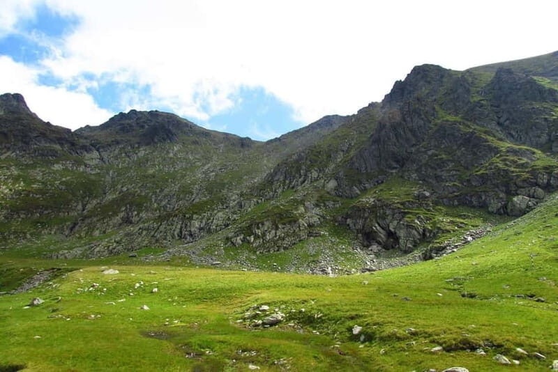 From Braov: 3-Day Fgra Mountains Hiking Adventure - The Sum Up: Who Should Consider This Tour?  