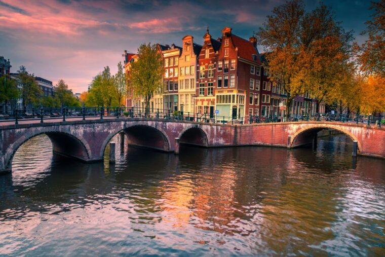 from-brussels-day-trip-to-amsterdam-with-canal-boat-cruise