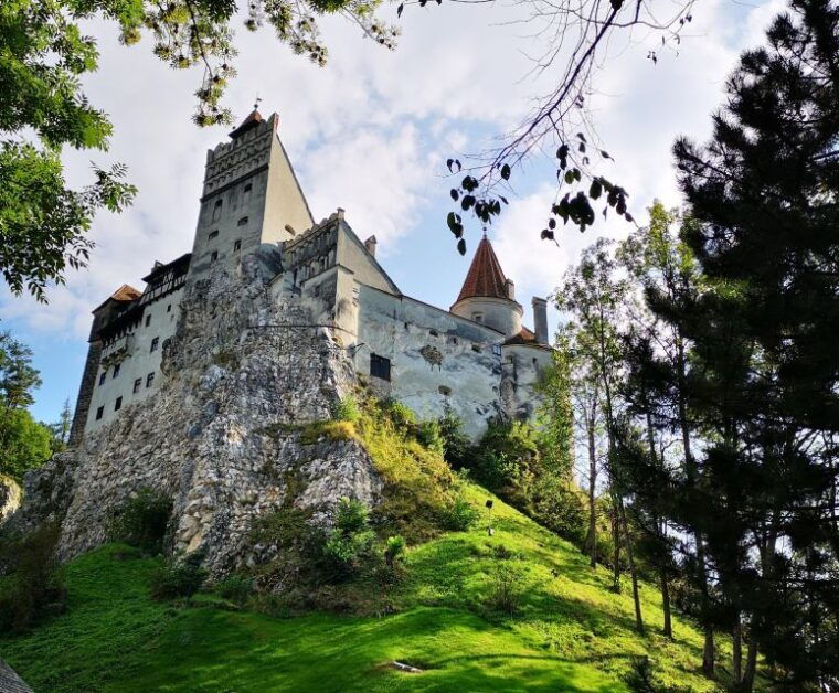 from-bucharest-dracula-castle-day-trip