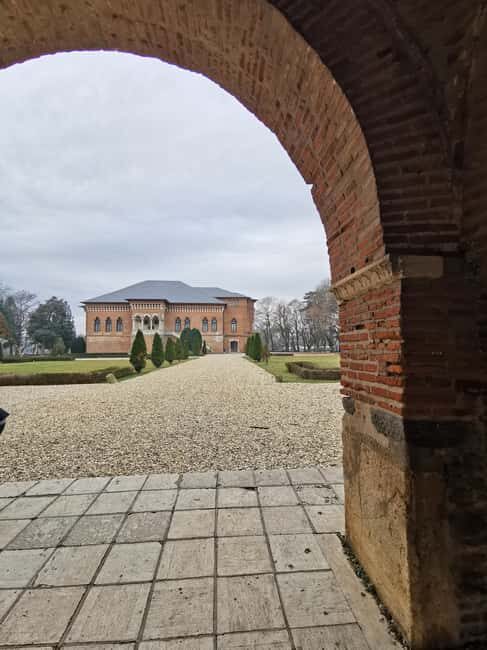From Bucharest: Snagov Monastery & Mogosoaia Palace day tour - Practical Tips for Travelers