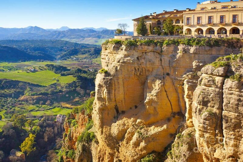 from-cadiz-day-trip-to-ronda-setenil-de-las-bodegas