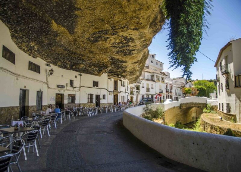 from-cadiz-day-trip-to-ronda-setenil-de-las-bodegas
