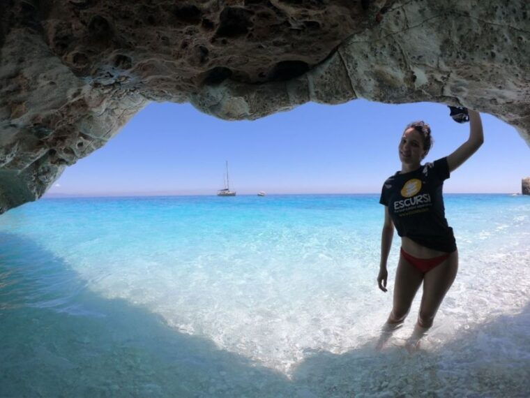 from-cala-gonone-gulf-of-orosei-dinghy-trip