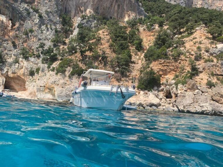 from-cala-gonone-gulf-of-orosei-speedboat-trip-and-aperitif