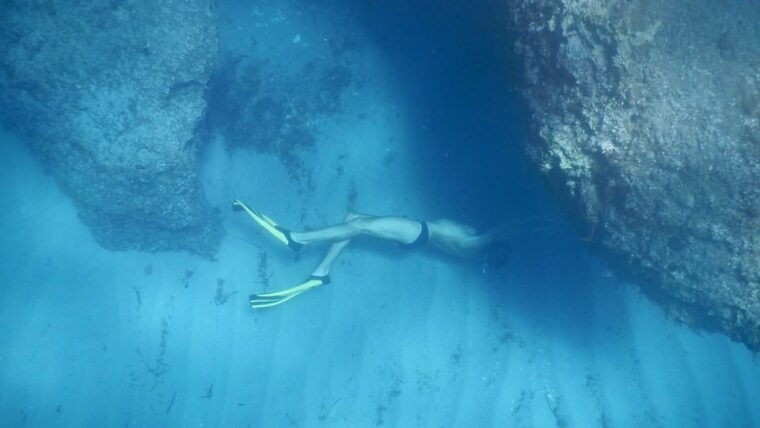 from-cala-gonone-snorkeling-in-the-orosei-gulf