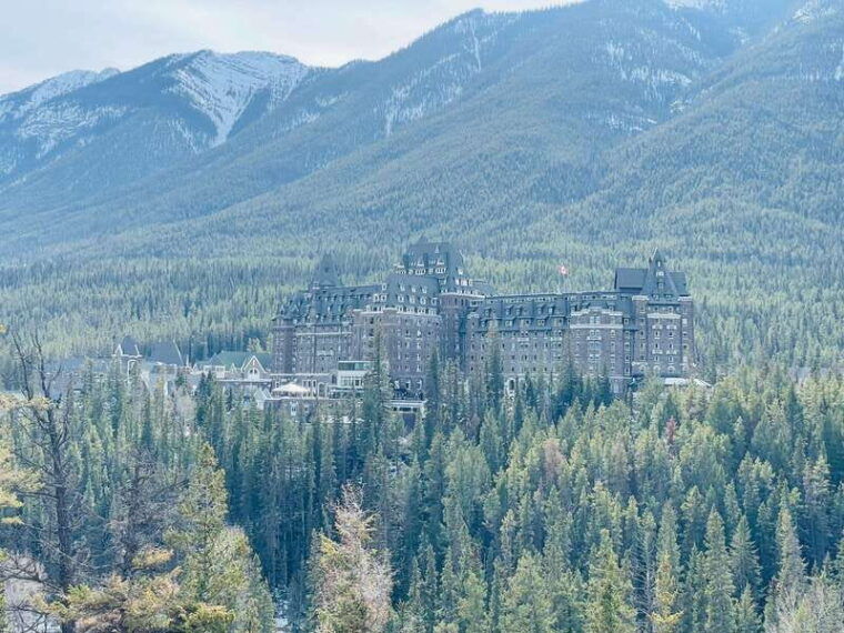 from-calgary-banff-moraine-lake-and-lake-louise-tour