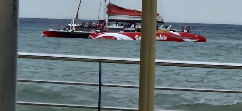 From Cambrils: catamaran 2h with drinks/bed balinese, swim. - Key Points