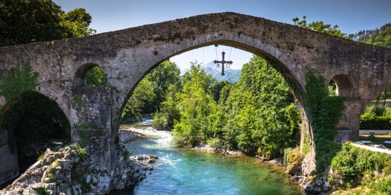 from-cangas-de-onis-lakes-of-covadonga-guided-day-trip