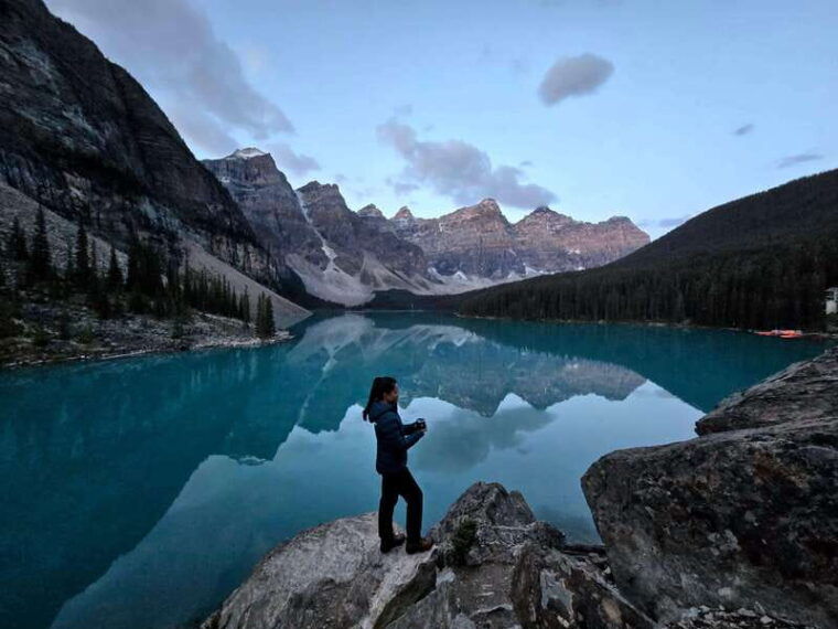 from-canmore-banff-moraine-lake-sunrise-lake-louise-tour