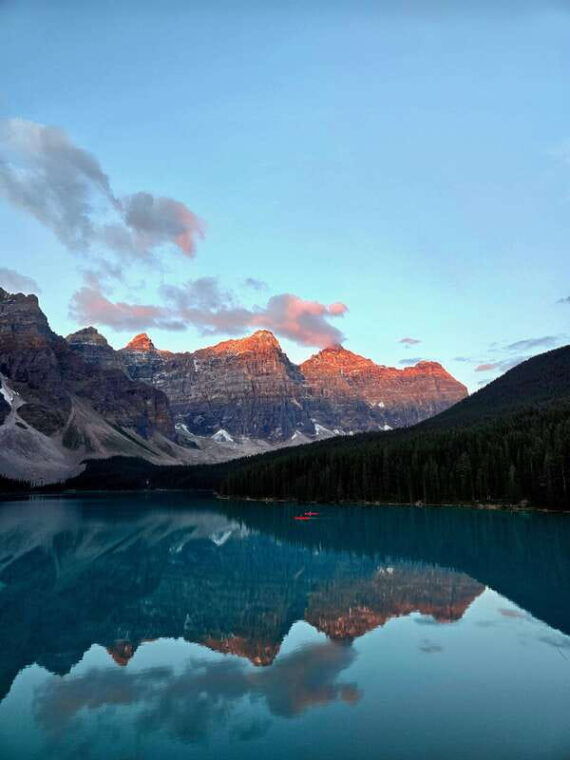 from-canmore-banff-moraine-lake-sunrise-lake-louise-tour