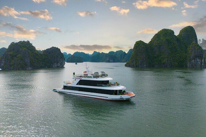 From Cat Ba Island Explore Lan Ha Bay with D'Charme Luxury Cruise - Authentic Traveler Insights