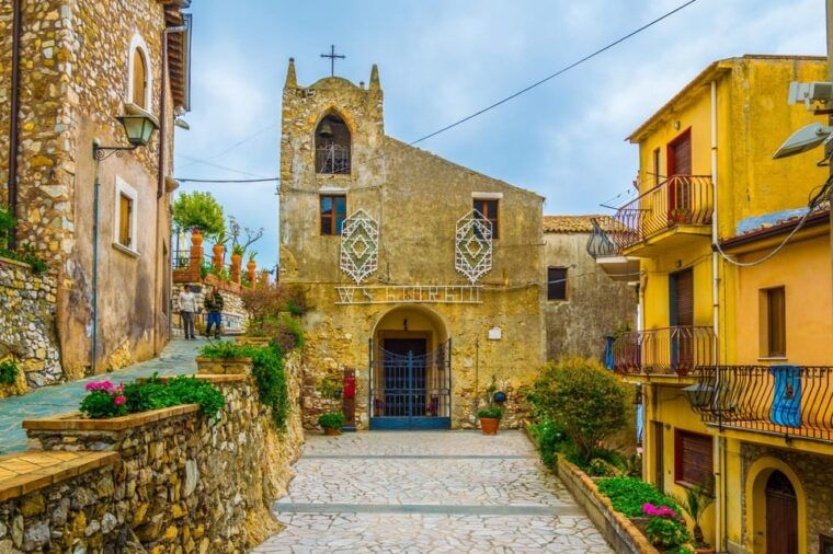 from-catania-to-etna-volcano-naxos-taormina-and-castelmola