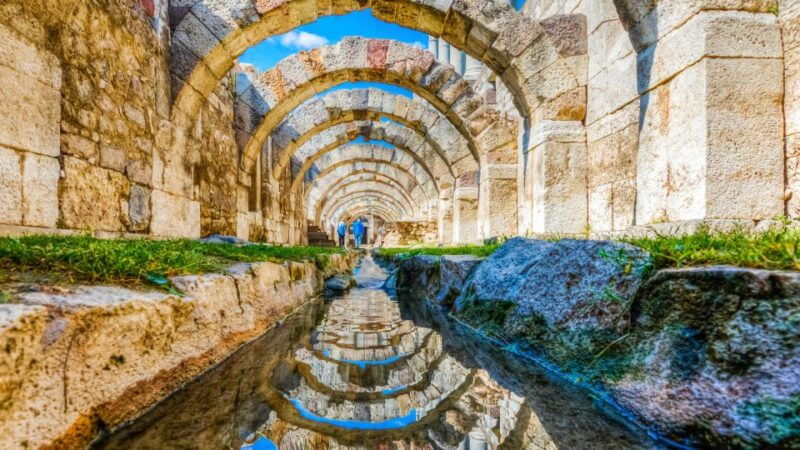 from-cesme-private-izmir-city-agora-tour-with-lunch