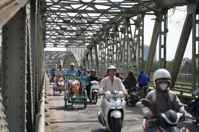 From Chan May Port: Hue Imperial City and Cyclo Food Tour - Exploring the Hue Imperial City