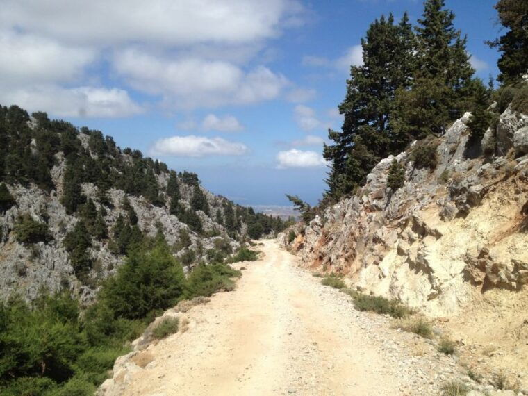from-chania-white-mountains-land-rover-safari