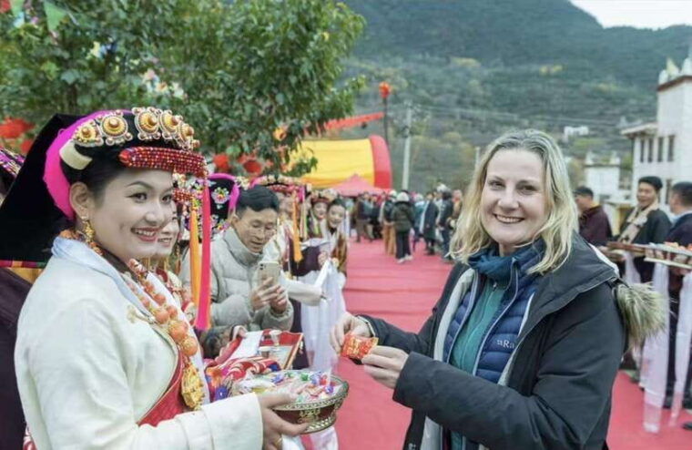 from-chengdu-tibetan-village-live-as-a-tibetan-day-tour