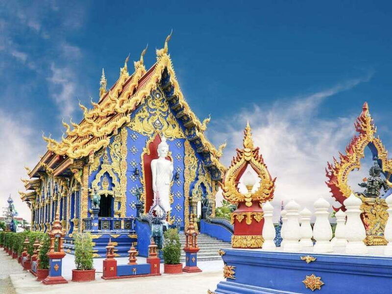 from-chiang-mai-chiang-rai-famous-temples-guided-tour