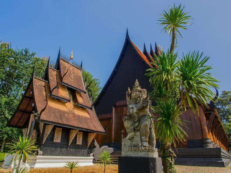 from-chiang-mai-chiang-rai-famous-temples-guided-tour