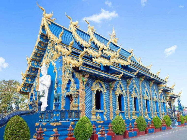 from-chiang-mai-chiang-rai-famous-temples-guided-tour