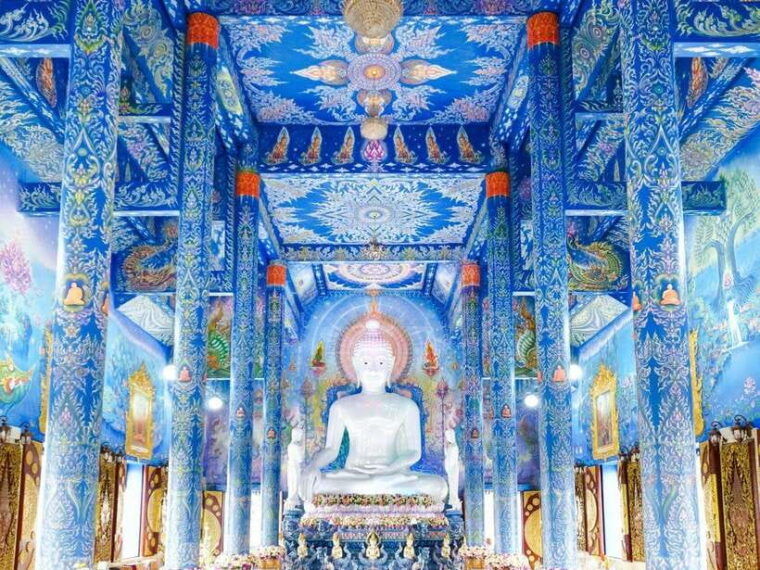 from-chiang-mai-chiang-rai-famous-temples-guided-tour