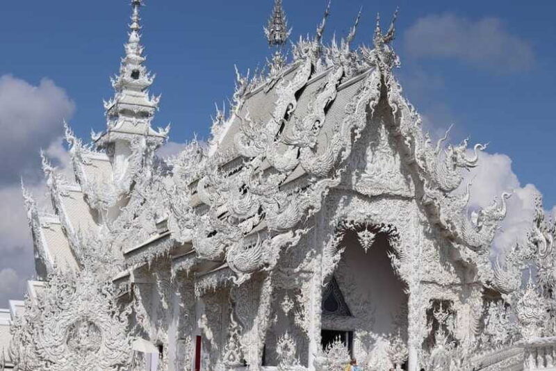 from-chiang-mai-chiang-rai-temples-black-house-long-neck
