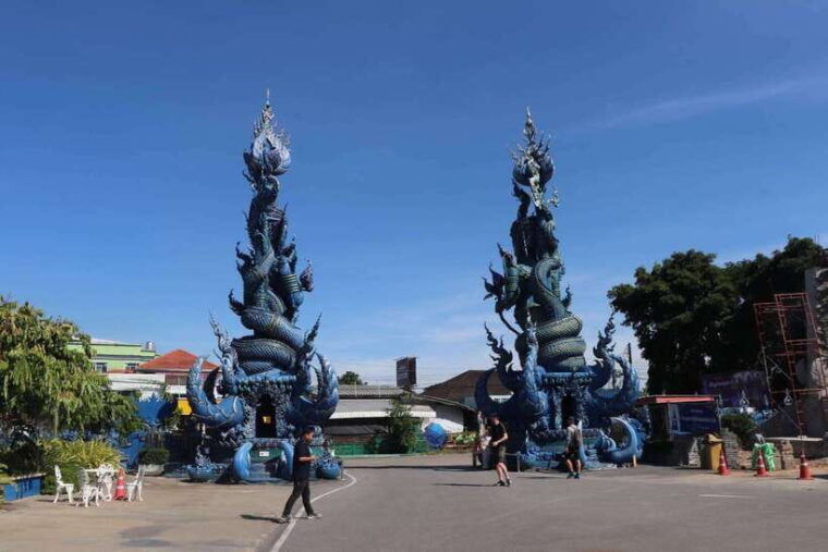 from-chiang-mai-chiang-rai-temples-black-house-long-neck