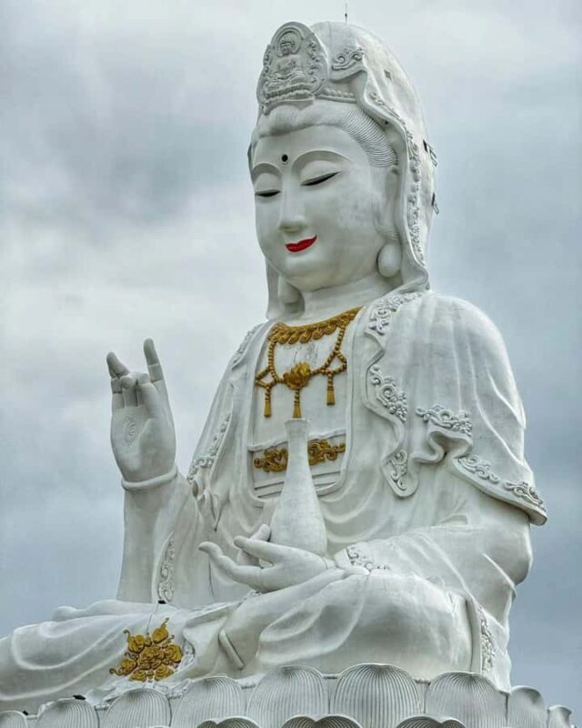 From Chiang Mai: Chiang Rai Temples & Lalitta Cafe Tour - Lalitta Cafe: A Visual Feast for Instagram and Relaxation