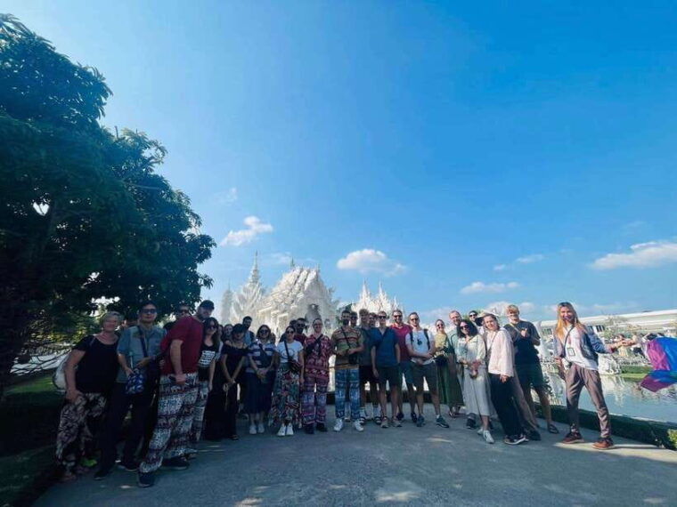 from-chiang-mai-chiang-rai-white-blue-templeblack-house