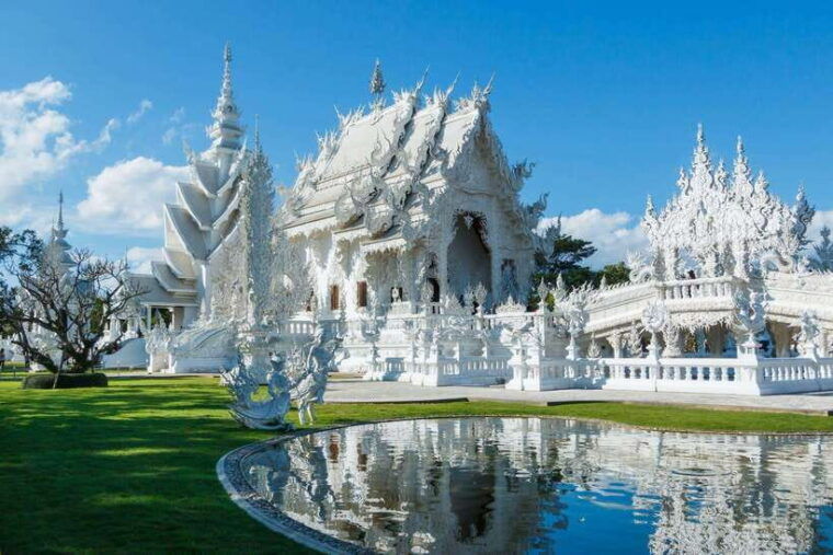 from-chiang-mai-chiang-rai-white-blue-templeblack-house