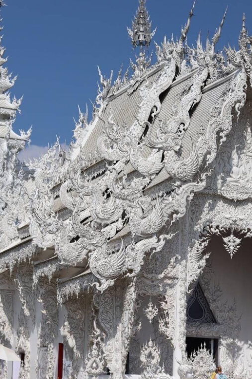 from-chiang-mai-day-trip-chiang-rai-white-blue-red-temple